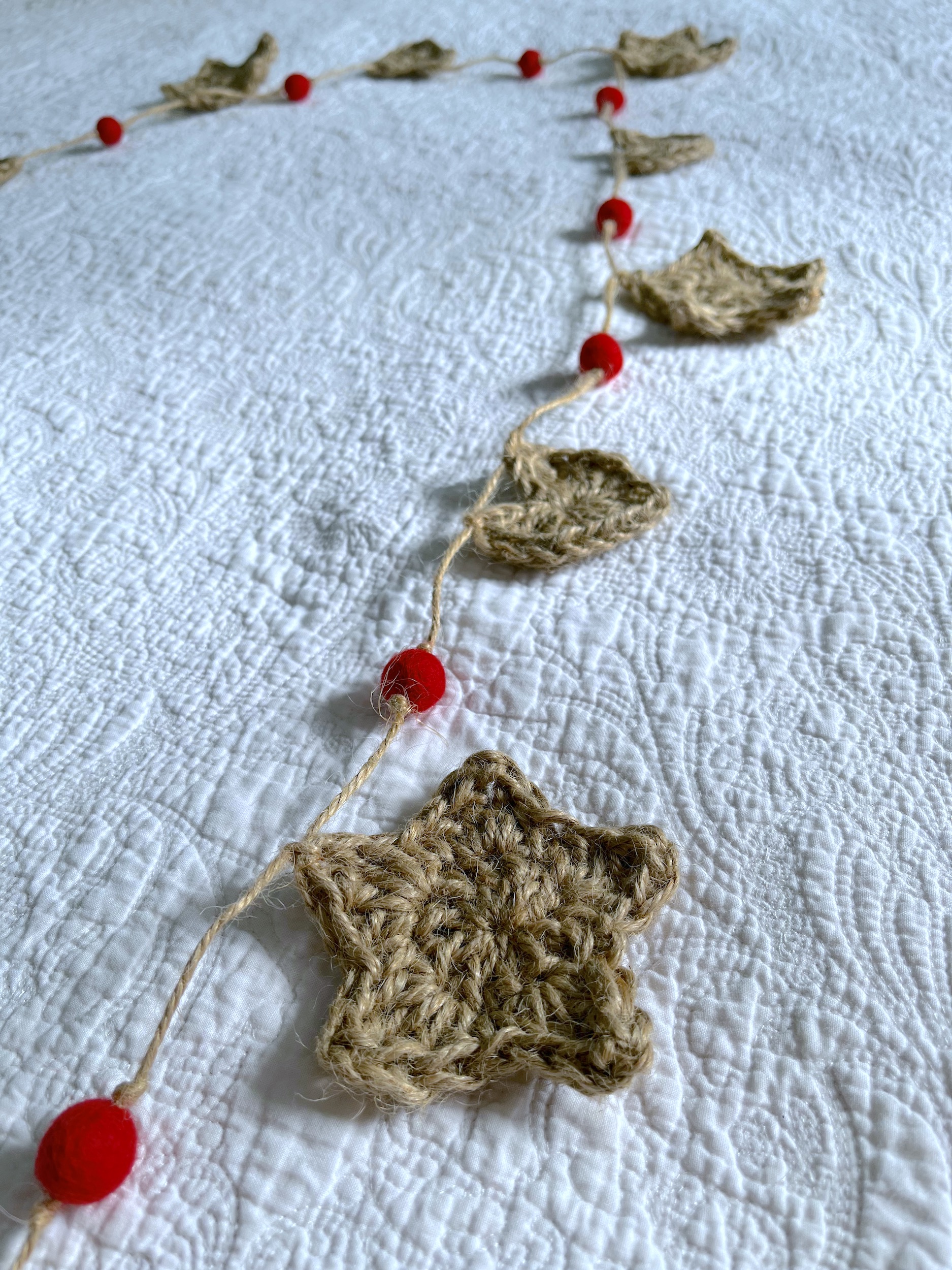 Jute garland Hearts and Stars.