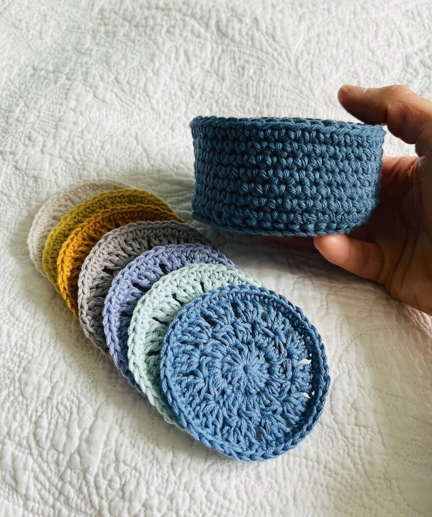 A small handmade, crocheted, 100% cotton basket containing 7 reusable facial rounds. Each facial round is made using 100% cotton in a selection of beautiful colours. They are wonderfully soft with a delicate texture. Kind on the skin and the environment.