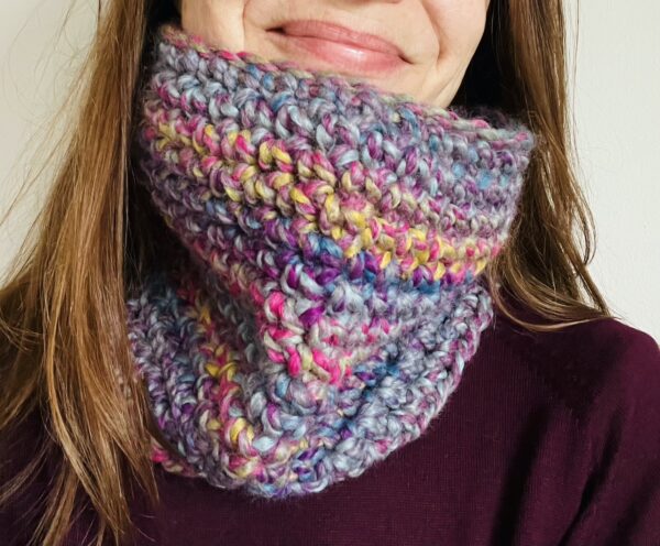 A handmade, chunky, crocheted neck warmer in a mix colours. Made using a chunky and soft acrylic/wool mix yarn.